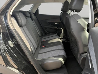 Peugeot 3008 1.2 PureTech Allure / 12