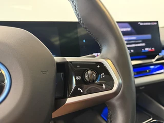 BMW i5 eDrive40 84 kWh  Head-Up ACC PDC Trekhaak M-Sport Leder 24 Maanden garantie* (Vraag naar de voorwaarden) / 14