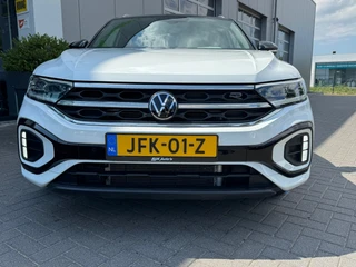Volkswagen T-ROC 1.5 TSI R-Line Edition * Camera * Massage * Parkeerhulp / 17