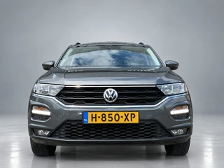 Volkswagen T-Roc 1.0 TSI Style 116 pk  | adaptieve cruise control | navigatie | parkeersensoren | all season banden | climate control / 2