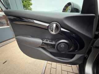 Mini Mini 1.5 Cooper Chili Serious Business / Works / Pano / H&K / Led / Sportleder / Cruise . / 24