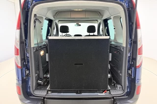 Renault Kangoo Family Rolstoelbus | Invalide vervoer | Rolstoelsauto handgeschakeld | Rolstoellift | Airco | Verlaagde vloer achterin | Oprijplaat of elektrische rolstoellift | 3-punts rolstoelgordelsysteem | Elektrische spanbanden | Extra lange veiligheidsgordels | Antislip-oprijplaat | Rolstoelplaats achter bestuurder/passagier | Versterkte vloerconstructie / 20