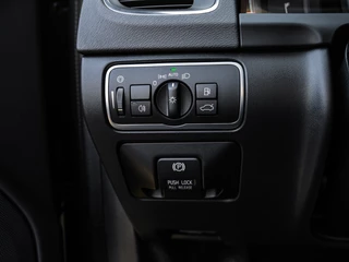 Volvo V60 2.4 D6 AWD Plug-In Hybrid Summum | Leder | Schuifdak | Keyless | Camera | Xenon | Stoelverwarmng / 34