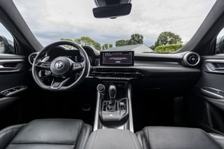Alfa Romeo Tonale 1.5T Hybrid Veloce  | Elek. achterklep | Leder | NL auto / 36