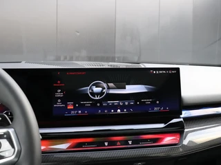 BMW 5-serie Touring 550e xDrive M-SPORT PRO | LEDER | PANO-DAK | HEAD-UP | LEDER | BOWERS & WILKINS | TRAVEL-PAKKET | SURROUND PAKKET | INNOVATIE-PAKKET | ( NWPRIJS 105.000,- ) | SOH 97.4% | / 10