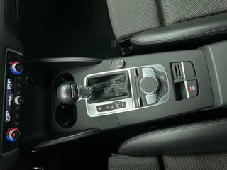 Audi A3 Limousine 40 TFSI Sport S Line Edition Automaat | Navigatie | Parkeersensoren / 26