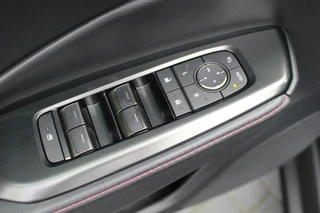 Lexus LBX 1.5 Emotion 2WD / 16