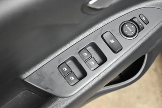 KIA Stonic 1.0 T-GDi MHEV 100pk DCT7 DynamicPlusLine / 15