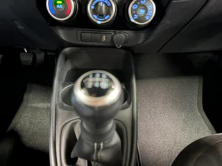 Toyota Aygo X 1.0 VVT-i MT Play/ NL auto/ Eerste eigenaar/ BTW auto/ Achteruitrijcamera / 28
