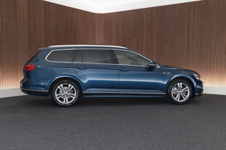 Volkswagen Passat Variant 1.5 TSI 150pk DSG R-Line Business + Keyless Panoramadak 360Camera Stoelverwarming Virtual Cockpit Navigatie / 11
