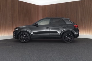 Volkswagen T-Roc 1.5 TSI 150pk DSG Sport Black Style Keyless Camera Virtual Cockpit Navigatie / 8