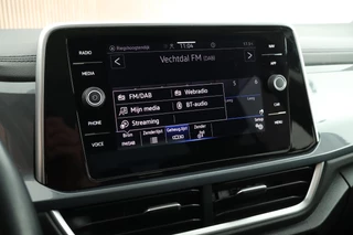 Volkswagen T-Roc 1.0 TSI 110pk Style Trekhaak LED Virtual Cockpit Navigatie / 27