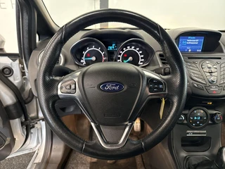Ford Fiesta 1.0 EcoBoost ST Line MOTOR VERV. | CRUISE | PDC / 26