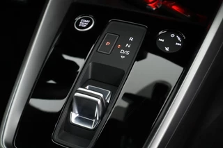 Audi A3 Sportback 45 TFSIe 245pk S edition Competition Camera Keyless HUD Stoelverwarming Adaptive Cruise Navigatie S-Line / 36