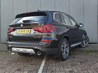 BMW X3 sDrive20i Launch Edition High Executive | Schuif-kanteldak | Climate Control | Parkeercamera / 4