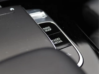 Mercedes-Benz A-Klasse 220 Launch Edition  | Widescreen | Camera | Org. NL / 51