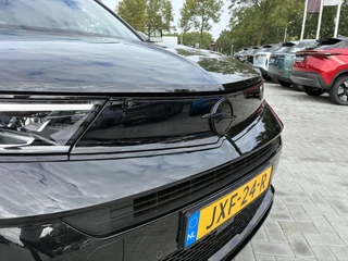 Opel Mokka 1.2 Turbo 145Pk Hybrid GS Automaat | Climate control | Achteruitrij Camera | Elektrisch Pakket | Apple Carplay/Android Auto | Cruise control | Verwarmbaar stuurwiel | 17"LM-Velgen / 12