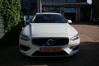 Volvo V60 2.0 T6 TE AWD MomPro / 40