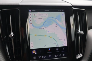 Volvo XC60 T6 Recharge AWD Plus Dark | Stoelverwarming | Trekhaak |  Parkeercamera | Panoramadak  | Longe Range | Pilot Assist | BLIS | Leder | Glossy Black | Keyless / 52
