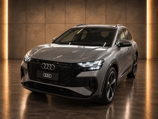 Audi Q4 e-tron Binnenkort beschikbaar! Q4 S edition S-line 45 electric 82kWh 285pk Matrix led / 8
