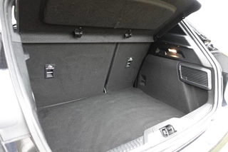 Ford Focus 1.0 EcoBoost Titanium X Business ST Line Winterpakket | LED | PDC | Camera | / 19