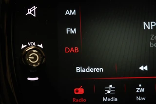 Fiat 500 1.0 Hybrid Sport | PANORAMADAK | UCONNECT | DAB | NAVIGATIE | GRIGIO CARRARA / 36