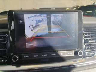 Kia Stonic 1.0T DynamicLine | Camera | Climate control | Apple Carplay / Android Auto | Cruise control | Parkeersensoren achter | Lichtmetalen velgen 16inch | / 28