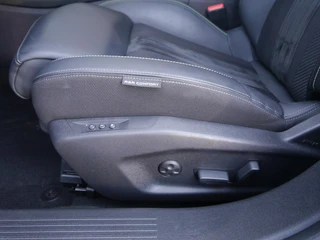 Peugeot 308 SW 1.2 PureTech GT | Automaat | Adaptive cruise control | Stoelverwarming | Stoelmassage | 18 inch lichtmetalen velgen | Achteruitrijcamera | Full led | Apple carplay/Android auto / 11