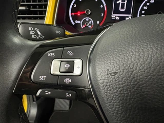 Volkswagen T-Roc 1.0 TSI Style/ NL auto/ Parkeersensoren/ Navi/ LMV / 20