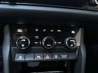 Škoda Kodiaq 1.5 TSI 150pk Business Edition Camera Trekhaak Sfeerverlichting Navigatie / 21