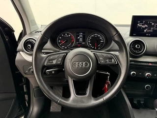 Audi Q2 35 TFSI CoD Design Automaat | Parkeersensoren | Trekhaak / 13