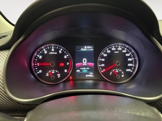 Kia Stonic 1.0 T-GDi MHEV GT-PlusLine Meest luxe uitvoering | 1e Eigenaar | Panorama dak | Dealer onderhouden | Cruise Control Adaptief | Carplay | Metallic lak | Fabrieksgarantie t/m 10-5-2030 + 3x 1 jaar* | NAP / 15