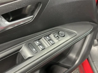 Peugeot 3008 1.2 PureTech Allure TREKHAAK NAVI CARPLAY LM CRUISE ECC. / 18