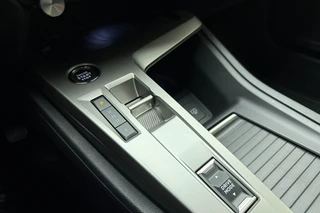 Peugeot 308 1.6 Plug-in Hybrid 180pk Automaat Allure Avantage | Navigatie | Apple Carplay/Android Auto | Achteruitrijcamera | Adapt. Cruise control | Climate control | Keyless entry | Stoel- en stuurverwarming / 29