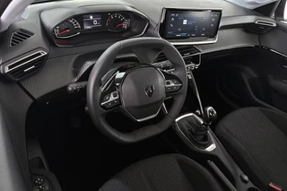 Peugeot 208 1.2 PureTech 100 Style / 6