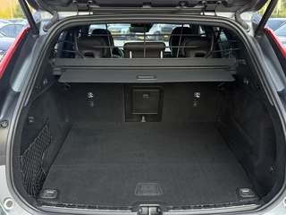Volvo XC60 2.0 T8 Twin Engine AWD R-Design Pano | Elec Trekhaak | Camera | / 9