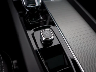 Volvo XC60 2.0 T6 AWD+ Black Edition Leder | Pano | 360 cam | Lighting Pack / 44