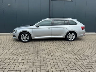 Skoda Superb Combi 1.4 TSI iV Style * AUTOMAAT * Trekhaak * Navigatiesysteem * Elektr. Kofferklep * / 33