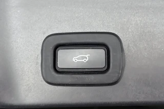 Land Rover Range Rover Evoque 1.5 P300e AWD SE Leder Memory Stuur-Stoelverwarming Camera / 41
