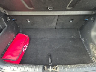Kia Stonic 1.0 T-GDi MHEV DynamicPlusLine | Cruise Control | Climate Control | Camera | Navigatie | Parkeersensoren | Trekhaak | Zwart Dak | / 23