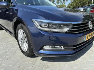Volkswagen Passat 1.8 TSI Business Edition R Automaat | Climate control | Achteruitrij camera | Navigatie | Elektrisch Pakket | Afneembare Trekhaak | Ergo-Comfort stoel | Parkpilot | LM-Velgen | LED Verlichting / 25