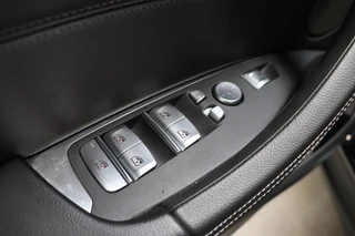 BMW iX3 High Executive 80 kWh Automaat  / Driving Assistant Professional / SOH 97% / Live Cockpit Professional / Trekhaak / Panoramadak / Adaptief Onderstel / Leder / Harman Kardon / Shadow Line / Head-Up Display / Adaptieve LED-koplampen / DAB / 20 Inch / 28