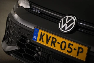 Volkswagen Golf 1.5 eHybrid GTE | LEDER | PANORAMADAK | HEAD UP | STOELVENTILATIE | STUURVERWARMING | TREKHAAK | 18" / 21