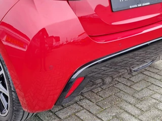Toyota Yaris 1.5 HYBRID EXECUTIVE HEAD-UP STOELVERWARMING BI-TONE PARK-SENSOREN HALF-LEDER 17"LM-VELGEN PRIVACY-GLASS / 7