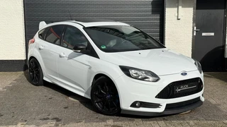 Ford Focus 2.0 EcoBoost ST-3 2.0| Recaro | Schuifdak | RS | Bull-X | Nieuwe Turbo / 9