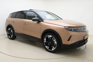 Opel Grandland Electric GS 73 kWh | Stoelverwarming | Verwarmd stuurwiel | Adaptieve Cruise Control | 360° Camera | Panoramisch schuif/kantel dak | Matrix LED koplampen | 20'' Lichtmetalen velgen / 8