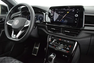 Volkswagen T-Roc 1.5 TSI 150pk DSG R-Line Business+ Black Style Trekhaak Camera IQ.Light Panoramadak Virtual Cockpit Navigatie / 4