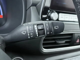 Hyundai Kona EV Comfort 64 kWh - SOH 94,5%  - Airco - Keyless Entry - Apple CarPlay/Android Auto - Achteruitrijcamera - Virena Zekerheidspakket €895,- / 26