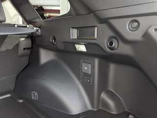 Toyota bZ4X Touring Dynamic 75 kWh NIEUW DIRECT LEVERBAAR! 360 CAMERA STOEL/STUURVERW WARMTEPOMP BLIND SPOT EL-ACHTERKLEP KEYLESS PARK-SENSOREN APPLE/ANDROID / 7