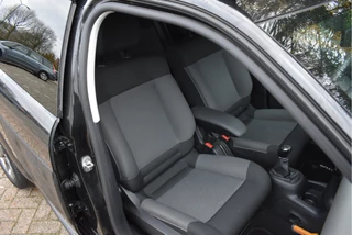 Citroën C4 Cactus 1.2 PureTech Shine Airbump Blackline  | NL-Auto | Nav | Cruise Control | PDC achter | LM-Velgen allweather | NAP | Distributie vervangen / 14